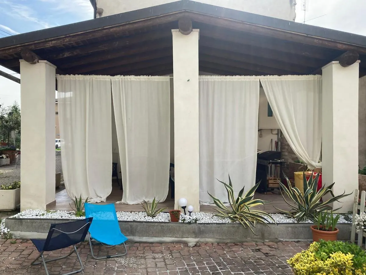 Casapiedicastello Appartamento Castelnuovo del Garda Italia